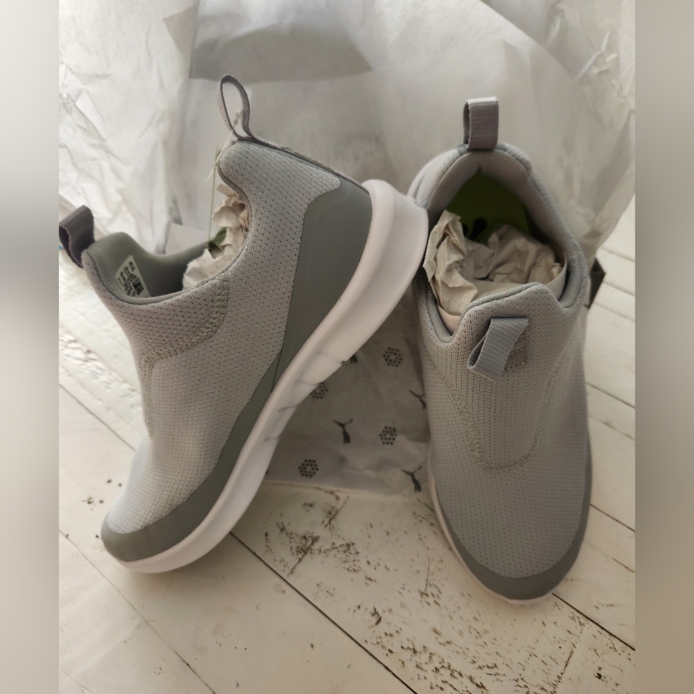 PUMA NIB Gray Slip-On Spikeless Golf Shoes/Sneakers Women's 7.5M